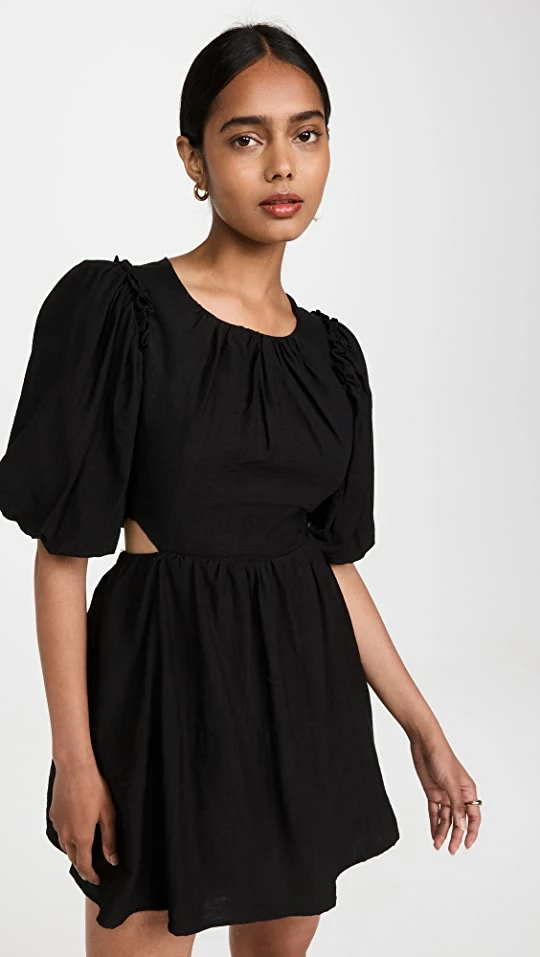 Brand new ???? Moon River Puff Sleeve ???? Dress Black ❤️ 1 Brand new ???? Moon River Puff Sleeve ???? Dress Black ❤️